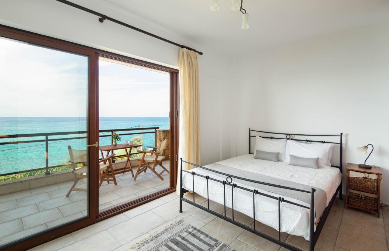 Seagrove, Beachfront Villa In Possidi #Feelslikehome Szkála Fúrkasz Kültér fotó