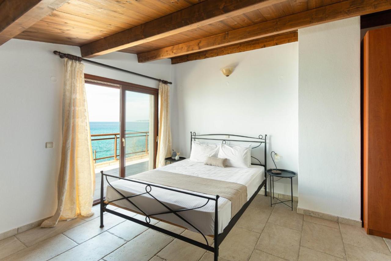 Seagrove, Beachfront Villa In Possidi #Feelslikehome Szkála Fúrkasz Kültér fotó